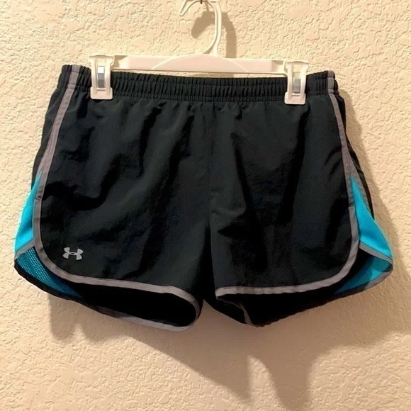 Under Armour Heatgear workout shorts medium - Picture 1 of 8